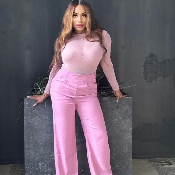Tops - Pink long sleeve mesh choker keyhole bodysuit